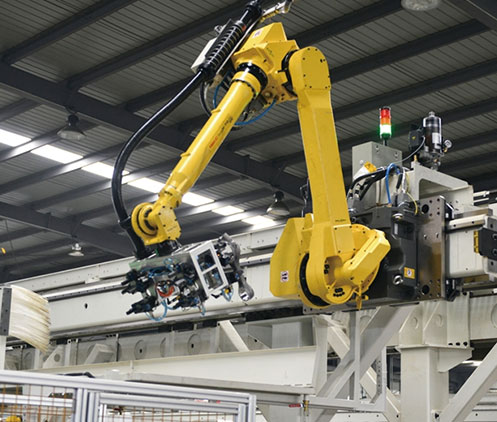Integrated application of articulated robot (side mounted)